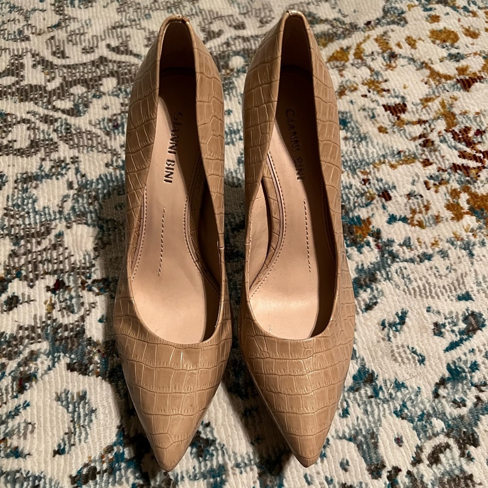 Gianni Bini Size 7 Crocodile Print Stiletto Heels